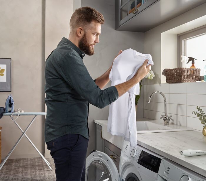 How to get rid of yellow stains on white shirts